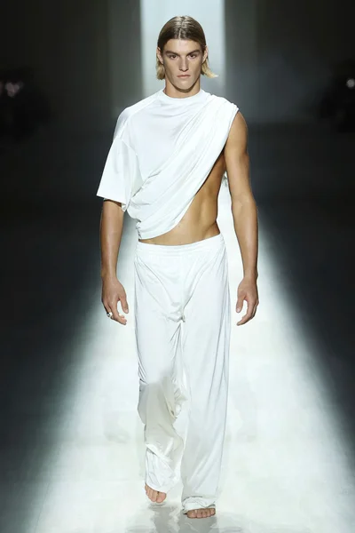 Look 70